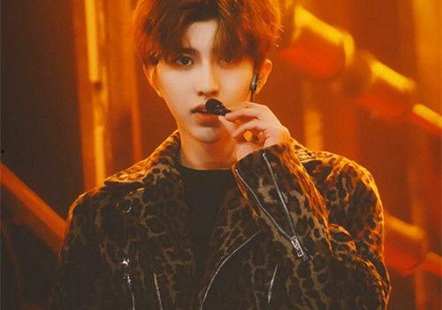 蔡徐坤个人演唱会照片,光影交织的青春盛宴